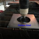 Mesin pemotong plasma CNC digunakake kanggo nglereni piring logam