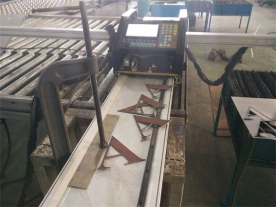 Murah Harga 1325 CNC Plasma Cutting Machine Kanthi THC kanggo Baja